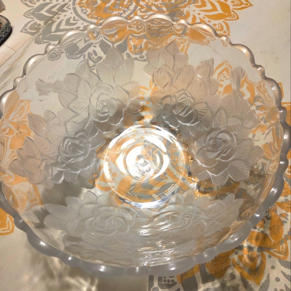 Winter Rose 12" Crystal Centerpiwce Bowl By Mikasa Studio Nova